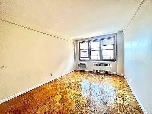 2nd image of 50 Bayard St #7SS