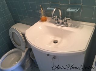 2517 44th St, Astoria, NY 11103