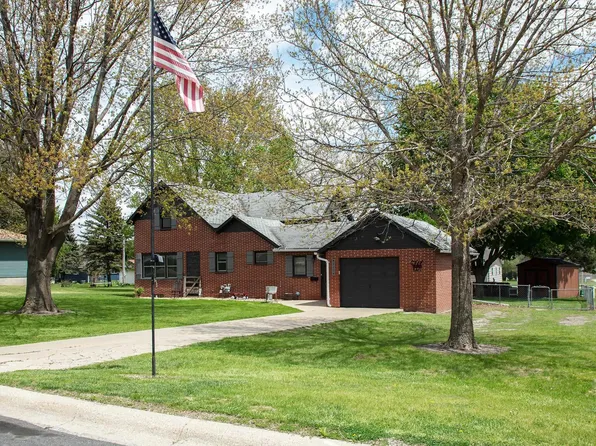 310 N Maple St, Sumner, IA 50674
