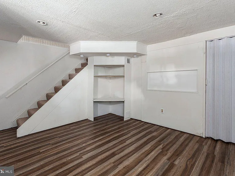 5330 4th St — Photo 22