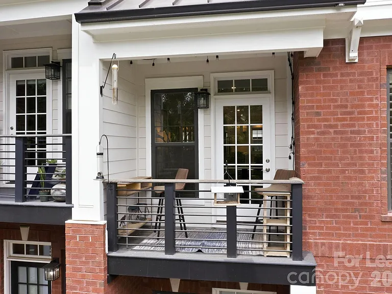 519 Griffith Village Ln — Photo 2
