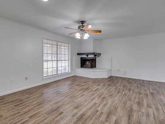 4th image of 164 Woodmont Dr
