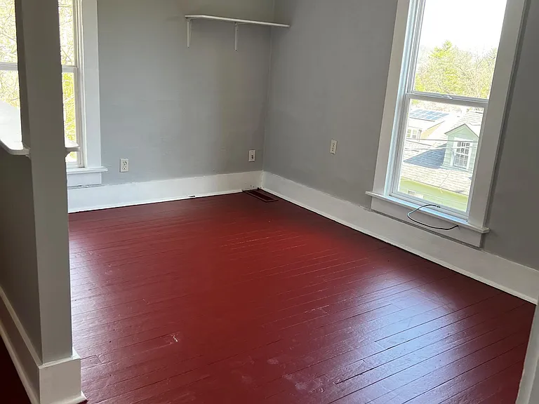 133 Franklin Ave — Photo 15