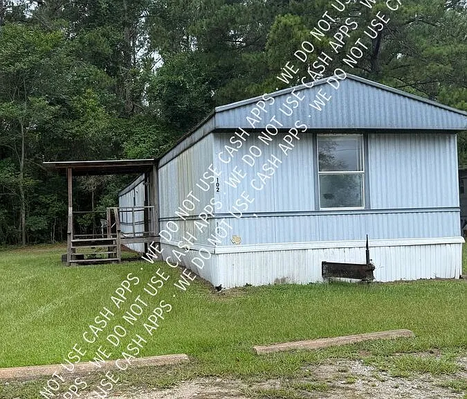 102 Hornet Ln — Photo 1