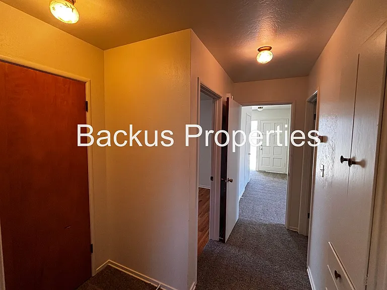 790 Fairfax Dr — Photo 13