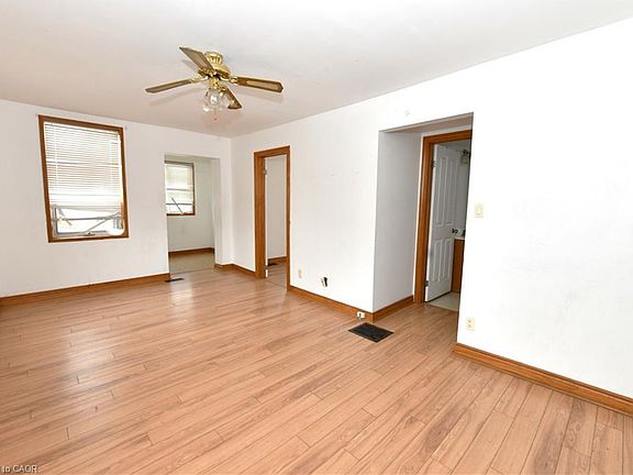 5th image of 1094 Bleams Rd