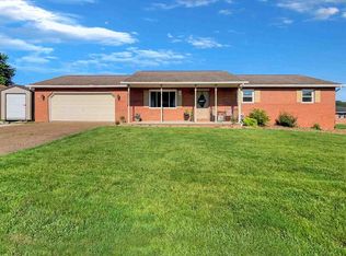 1106 Oakwood Dr, Huntingburg, IN 47542