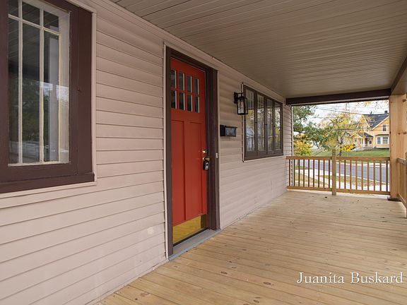4th image of 1042 Kalamazoo Ave SE
