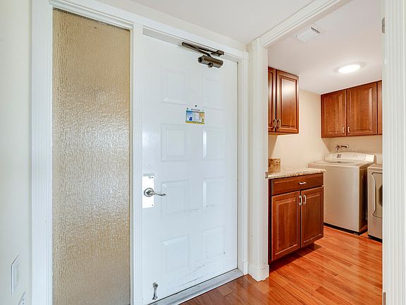 5th image of 5344 Woodland Lakes Drive #323