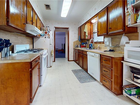 4th image of 3520 Oakside Dr