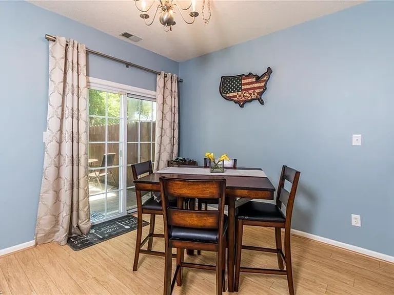 621 Barberton Dr — Photo 8