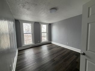 570 Broad St #2F, Meriden, CT 06450