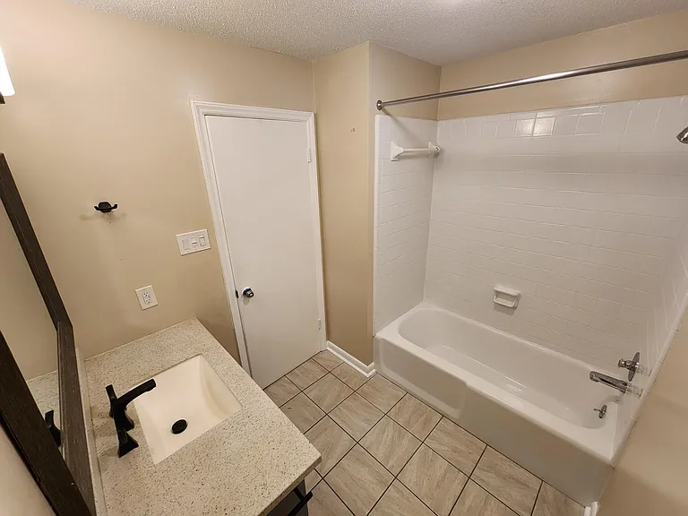 5608 Fallingbrooks Dr — Photo 15