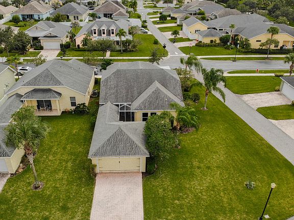 4th image of 10612 SW Katrina Way