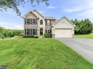 40 Caversham Dr, West Grove, PA 19390