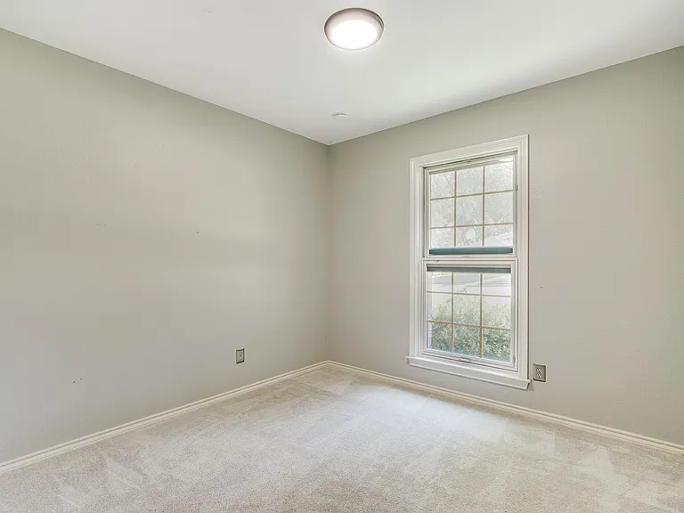 355 Aspenway Dr — Photo 19