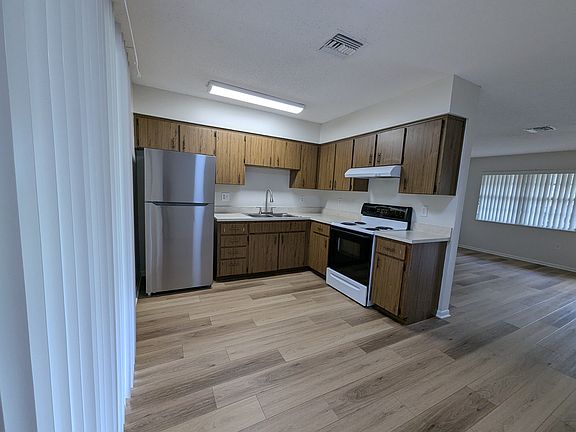 4th image of 20032 Suncrest Dr