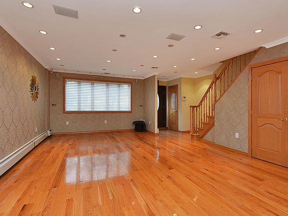 2nd image of 2637 E 63rd St