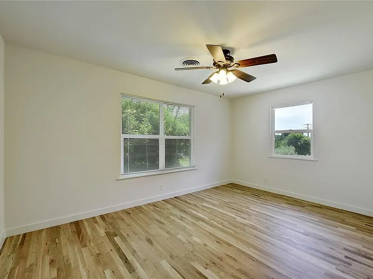 4804 Menchaca Rd — Photo 17