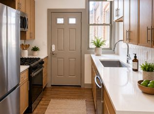 1902 W Pratt Blvd #1A, Chicago, IL 60626