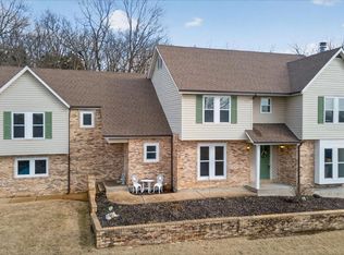 1102 Lakeview Dr, Pacific, MO 63069