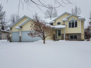5454 Kalenda Dr NE, Albertville, MN 55301