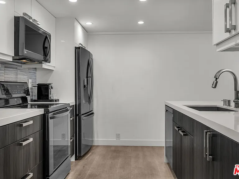 10535 Wilshire Blvd #1014 — Photo 8