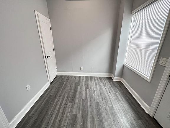 5th image of 197 Woodward St