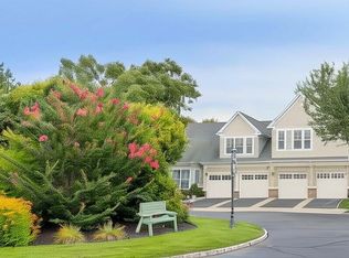 23 Sonata Ct, Lake Grove, NY 11755