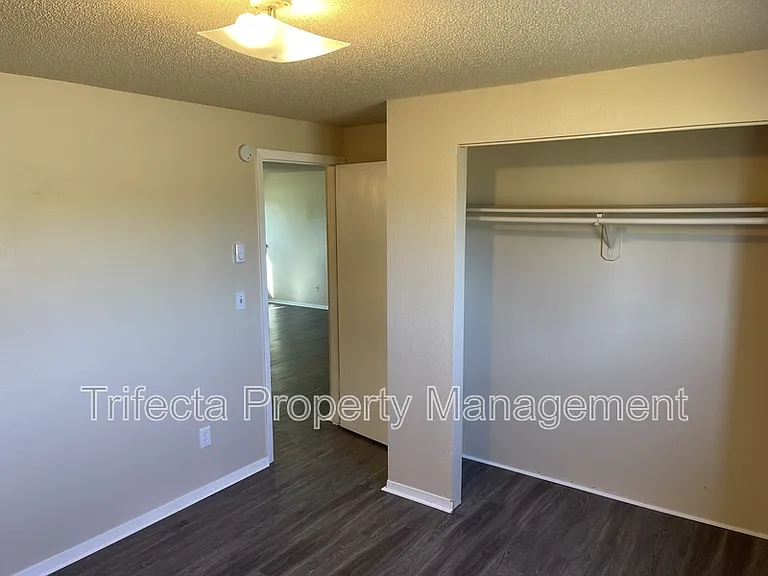 4951 Basswood Dr — Photo 14