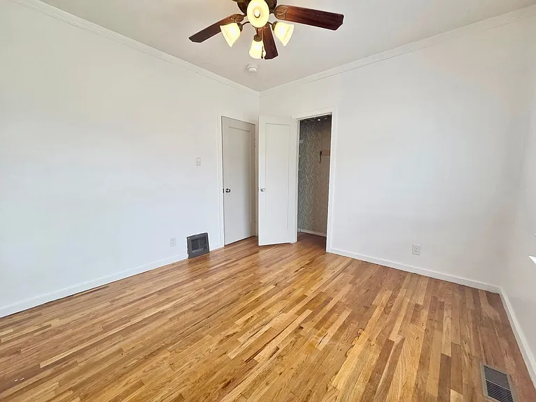 145 N 300 W — Photo 10