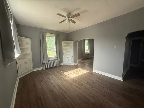 2 bedroom available for a move right away!, 1135 Summit St, New Haven, IN 46774