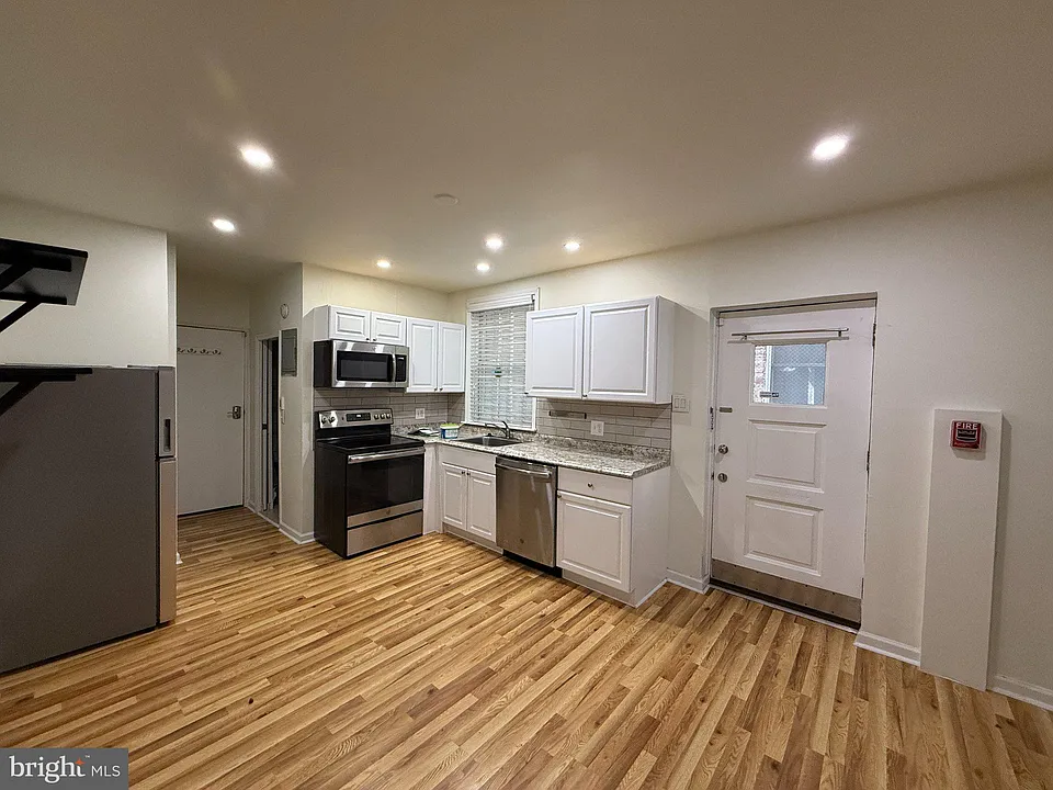 121 N 21st St #1R