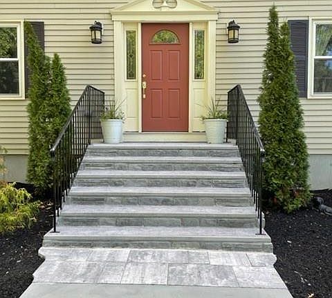 2nd image of 3 Oak Hill Dr