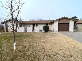 802 Park Pl, Garden City, KS 67846