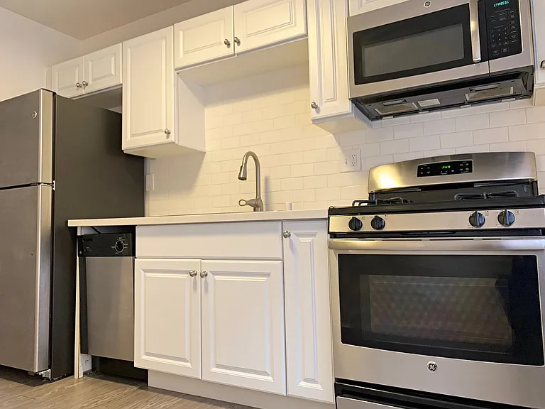 1033 S Westlake Ave — Photo 7