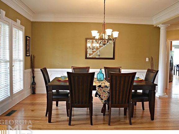 5th image of 1046 Columbus Dr