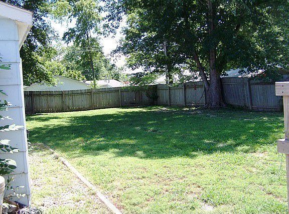 3rd image of 1203 E Boulevard St