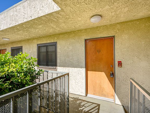 2nd image of 16226 Vanowen St APT 211