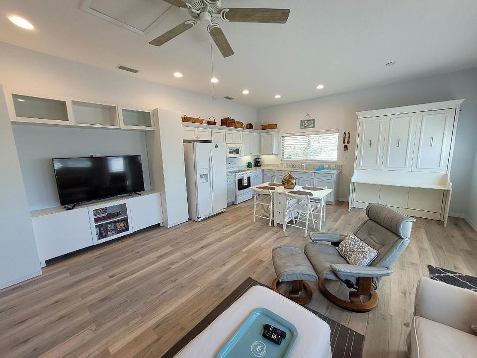 1st image of 120 Andre Mar Dr