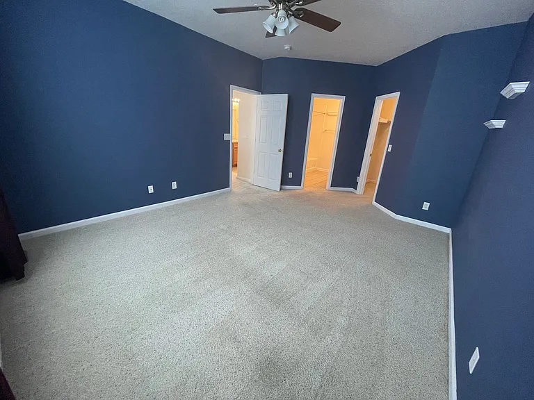 2845 Willow Tree Ln — Photo 12