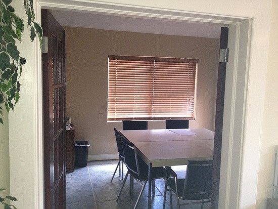 4th image of 813 Menendez Ct