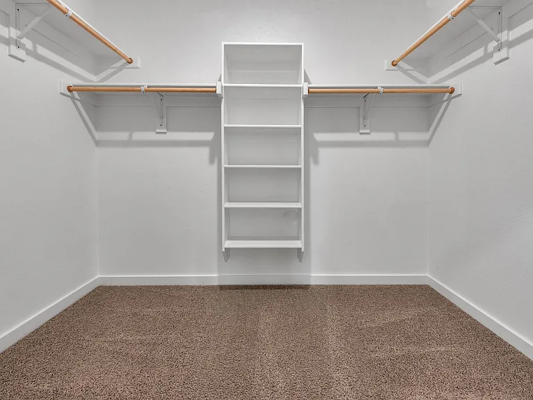 606 Green Grass Dr — Photo 18