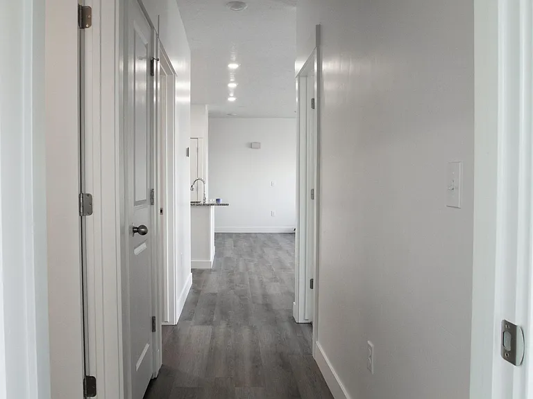 W 15 S — Photo 2