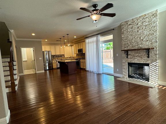 5th image of 1829 Magenta Dr