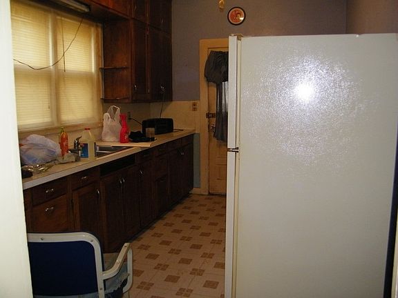 4th image of 506 S Main St