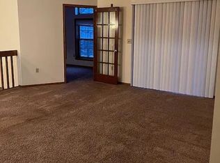 155 W Oak Leaf Dr UNIT 23, Oak Creek, WI 53154