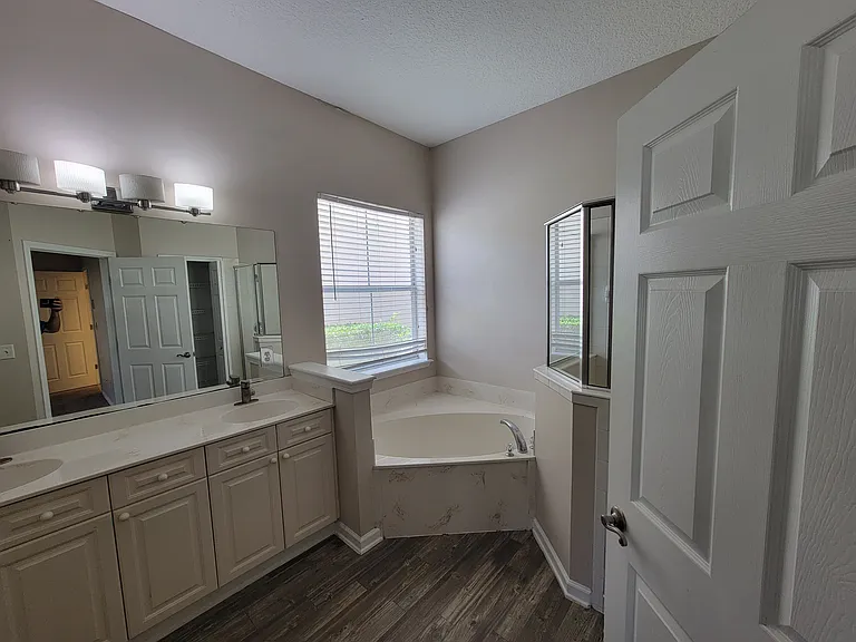 6319 Endelstow Ln — Photo 26