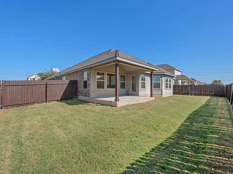 717 N Emory Cv — Photo 18