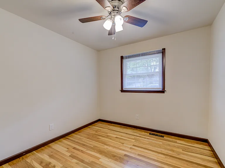 Center front bedroom - every bedroom has a ceiling fan.